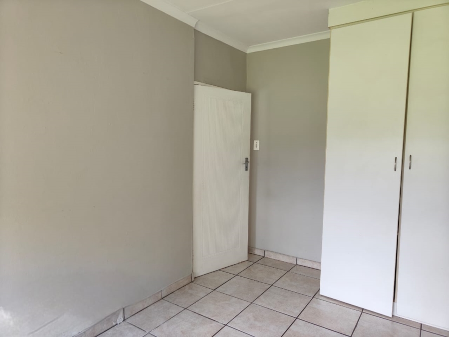 To Let 2 Bedroom Property for Rent in Unitas Park Gauteng