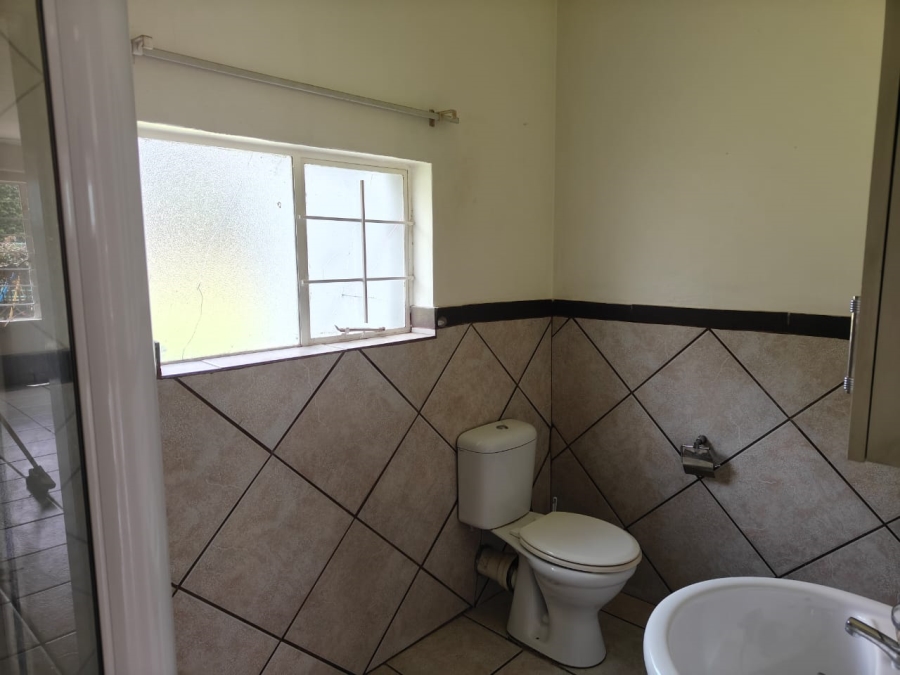 To Let 2 Bedroom Property for Rent in Unitas Park Gauteng