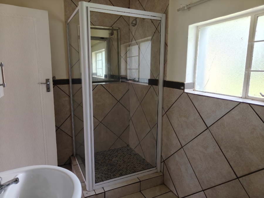 To Let 2 Bedroom Property for Rent in Unitas Park Gauteng