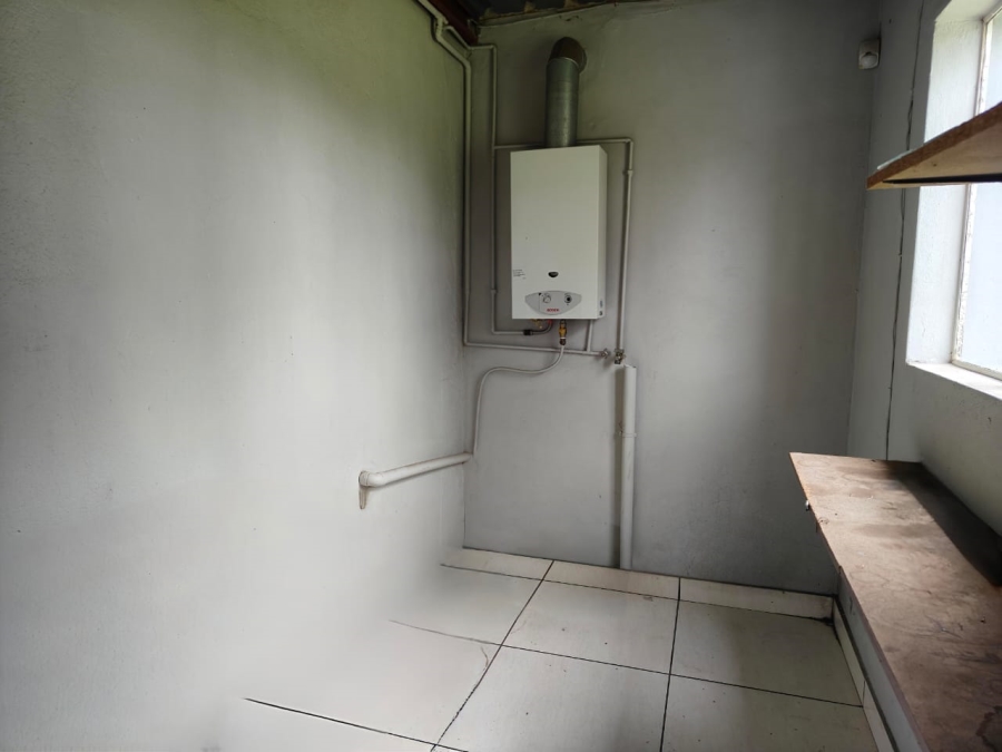 To Let 2 Bedroom Property for Rent in Unitas Park Gauteng