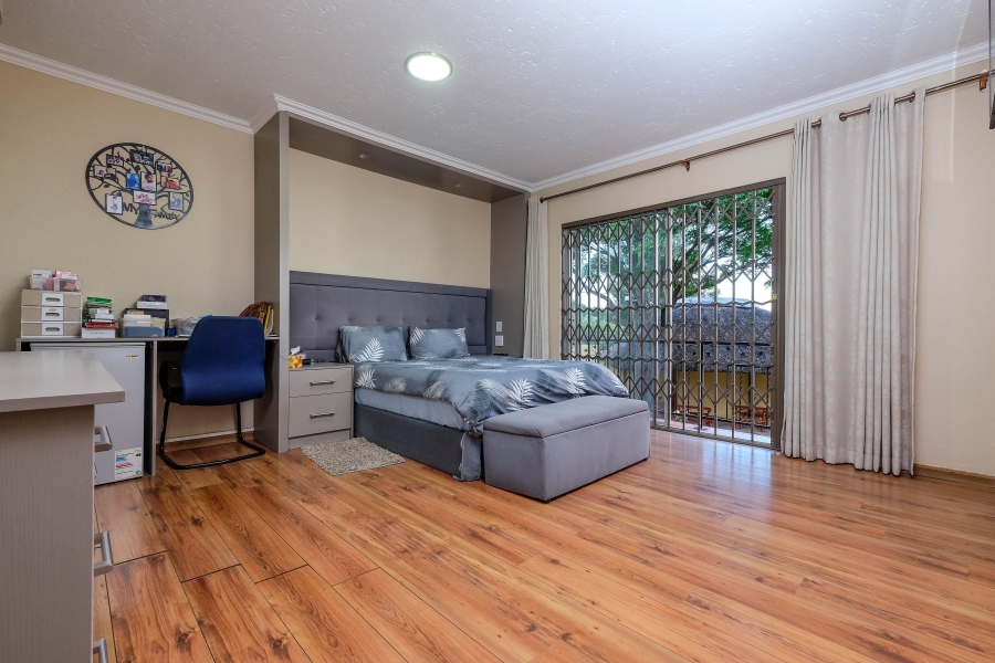 4 Bedroom Property for Sale in Rangeview Gauteng