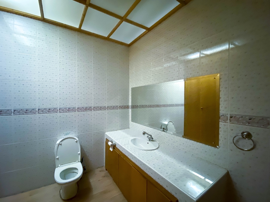 To Let 4 Bedroom Property for Rent in Zwavelpoort Gauteng