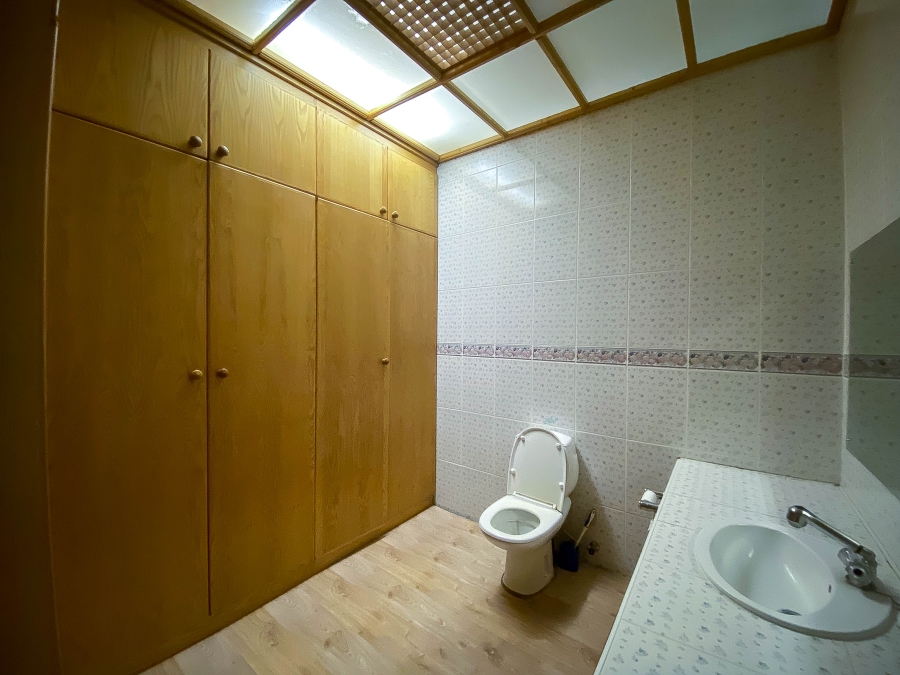 To Let 4 Bedroom Property for Rent in Zwavelpoort Gauteng