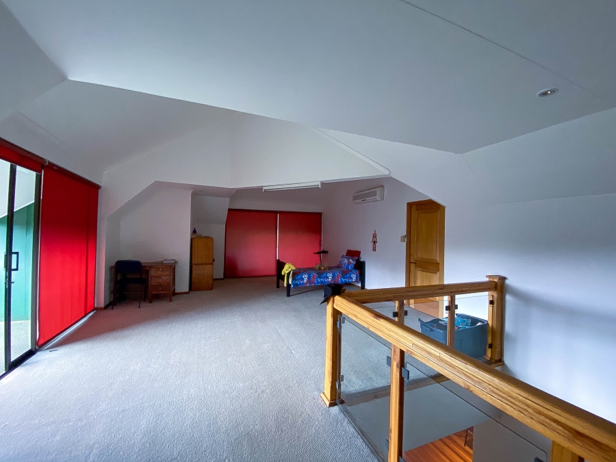 To Let 4 Bedroom Property for Rent in Zwavelpoort Gauteng