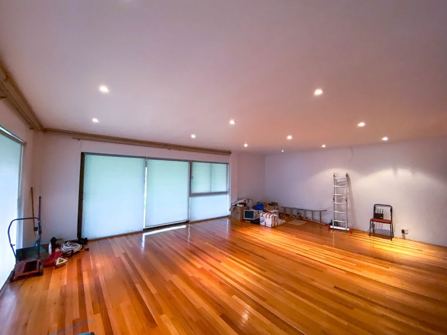 To Let 4 Bedroom Property for Rent in Zwavelpoort Gauteng