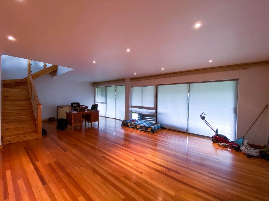 To Let 4 Bedroom Property for Rent in Zwavelpoort Gauteng