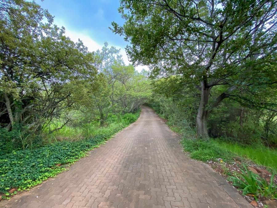 To Let 4 Bedroom Property for Rent in Zwavelpoort Gauteng