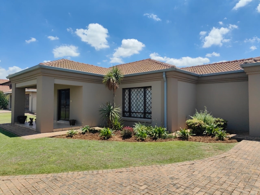 To Let 3 Bedroom Property for Rent in Three Rivers East Gauteng