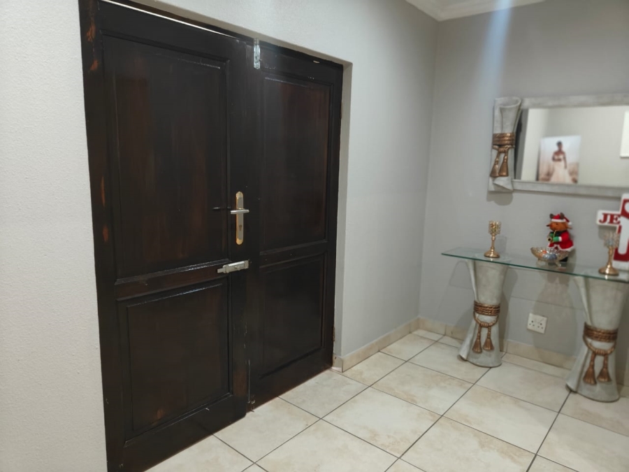 To Let 3 Bedroom Property for Rent in Three Rivers East Gauteng