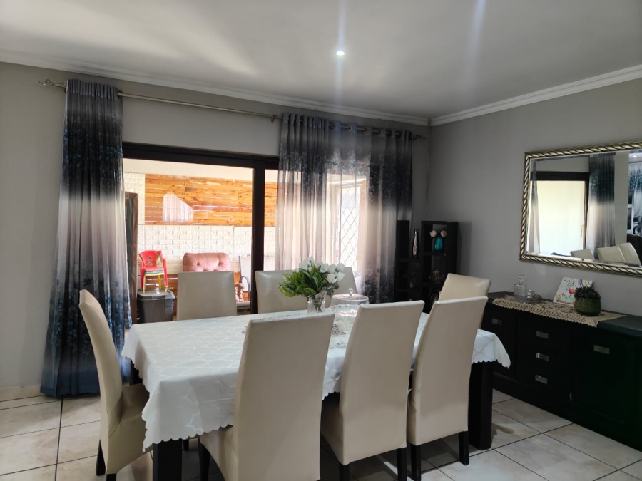 To Let 3 Bedroom Property for Rent in Three Rivers East Gauteng