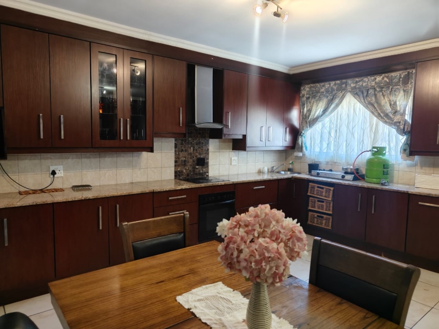 To Let 3 Bedroom Property for Rent in Three Rivers East Gauteng