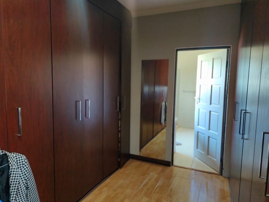 To Let 3 Bedroom Property for Rent in Three Rivers East Gauteng