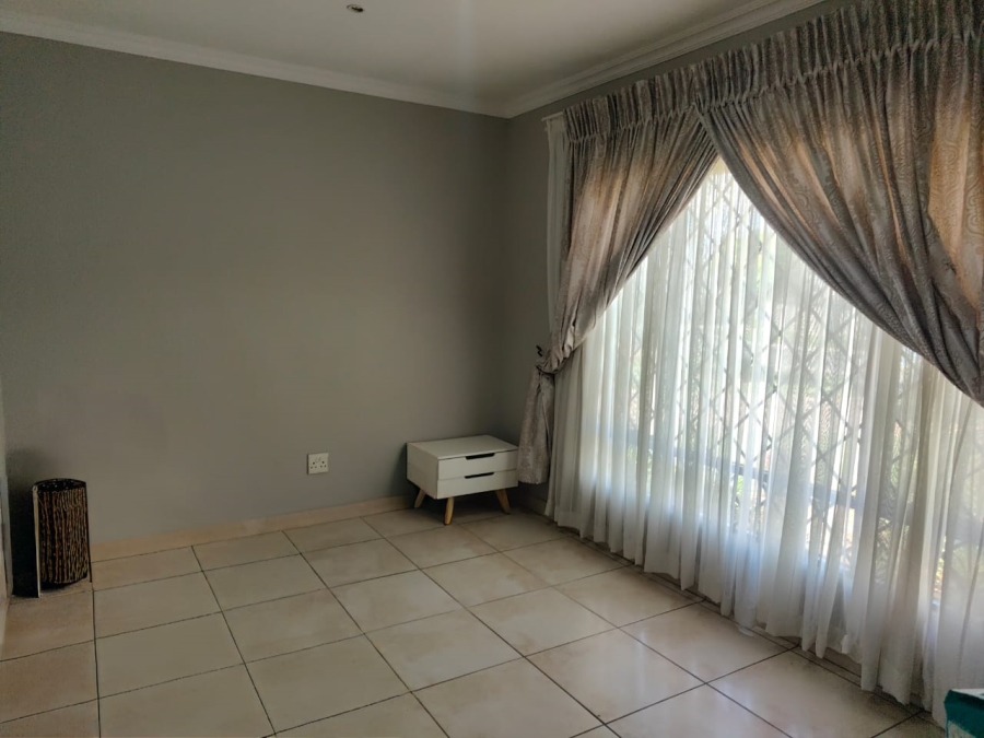 To Let 3 Bedroom Property for Rent in Three Rivers East Gauteng