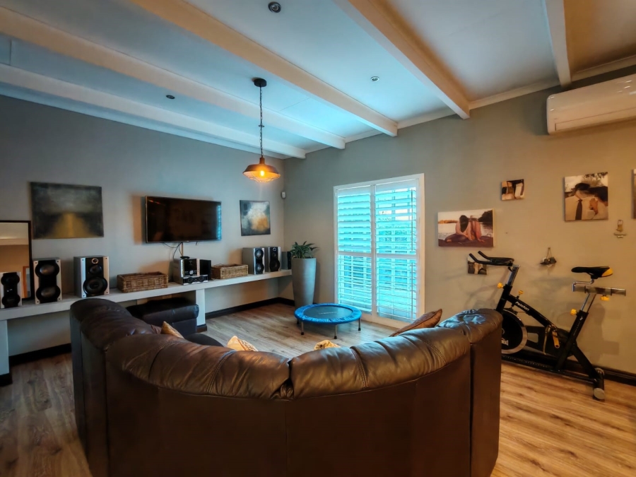 3 Bedroom Property for Sale in Three Rivers Proper Gauteng