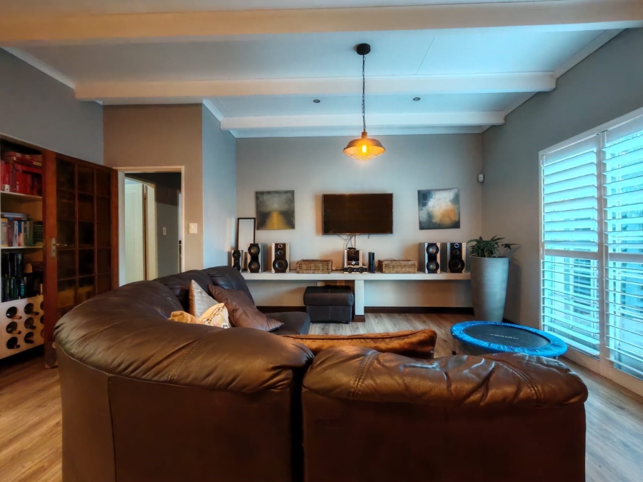 3 Bedroom Property for Sale in Three Rivers Proper Gauteng