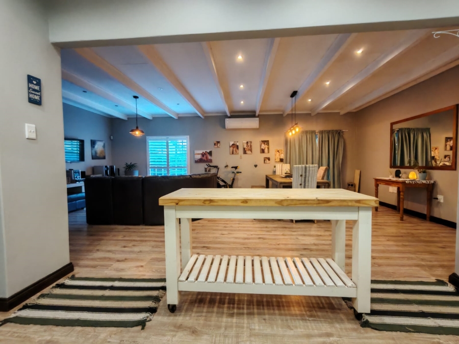 3 Bedroom Property for Sale in Three Rivers Proper Gauteng