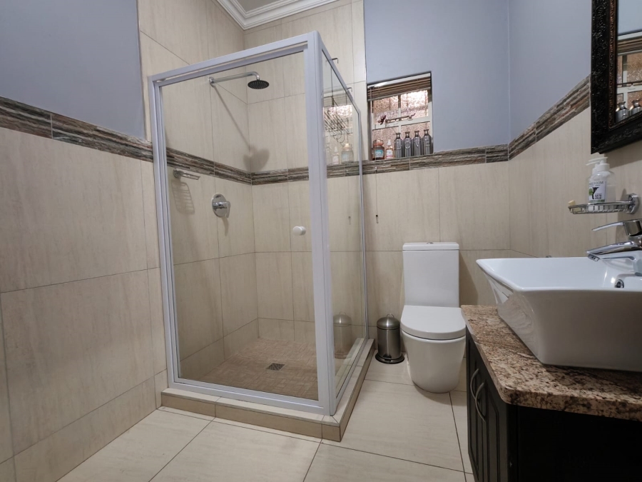 3 Bedroom Property for Sale in Three Rivers Proper Gauteng