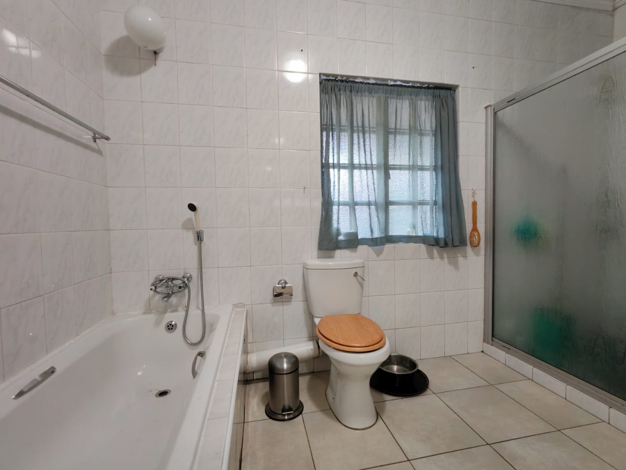 3 Bedroom Property for Sale in Three Rivers Proper Gauteng