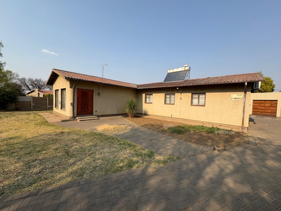 To Let 4 Bedroom Property for Rent in Vanderbijlpark SE 1 Gauteng