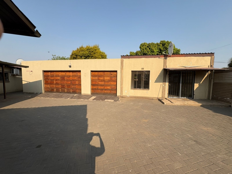 To Let 4 Bedroom Property for Rent in Vanderbijlpark SE 1 Gauteng