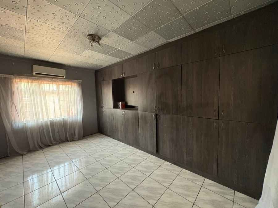 To Let 4 Bedroom Property for Rent in Vanderbijlpark SE 1 Gauteng