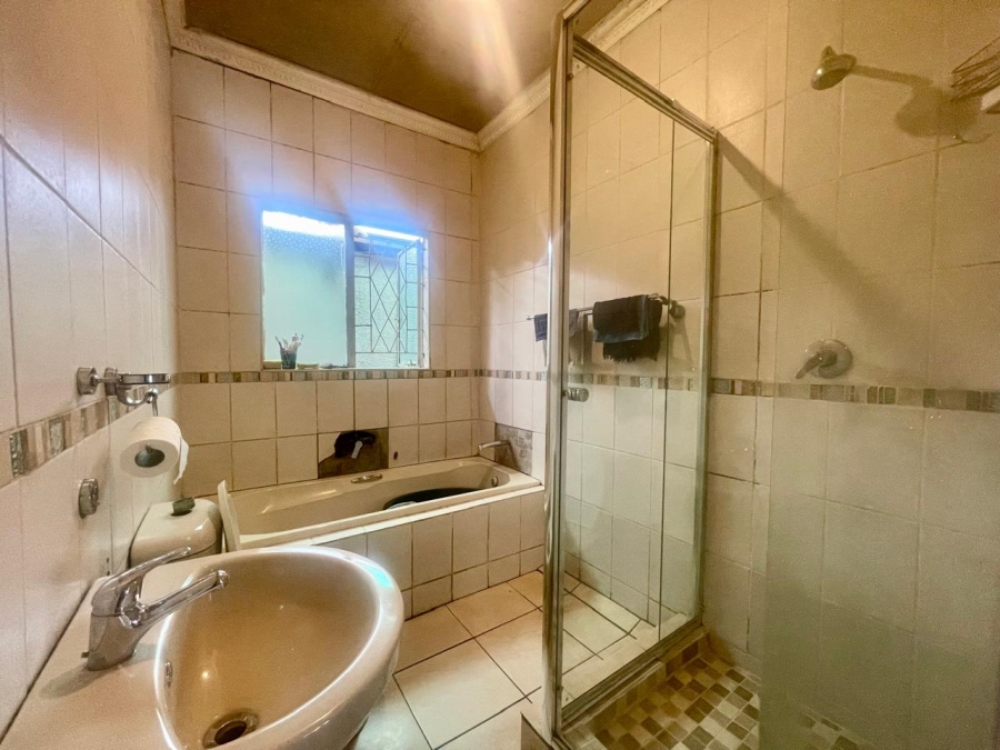 4 Bedroom Property for Sale in Reigerpark Gauteng