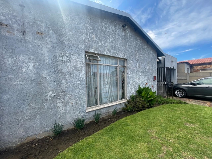 4 Bedroom Property for Sale in Reigerpark Gauteng