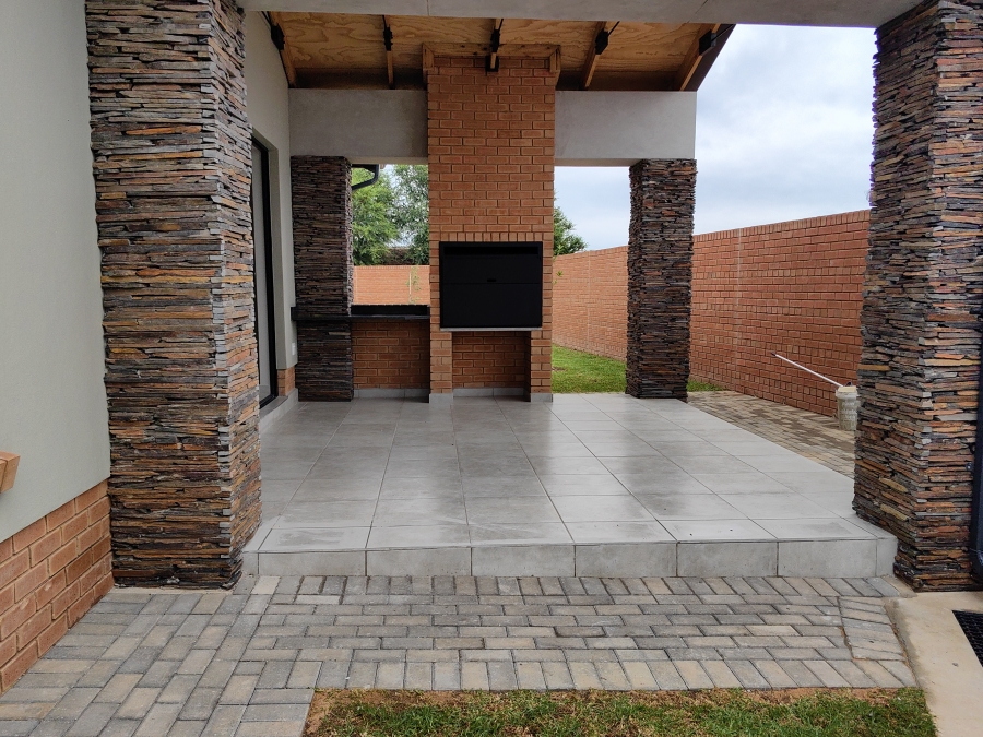 To Let 3 Bedroom Property for Rent in Six Fountains Residential Estate Gauteng