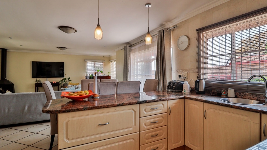 3 Bedroom Property for Sale in Newlands Gauteng