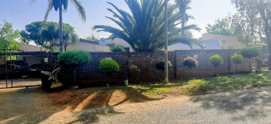 5 Bedroom Property for Sale in Birchleigh Gauteng