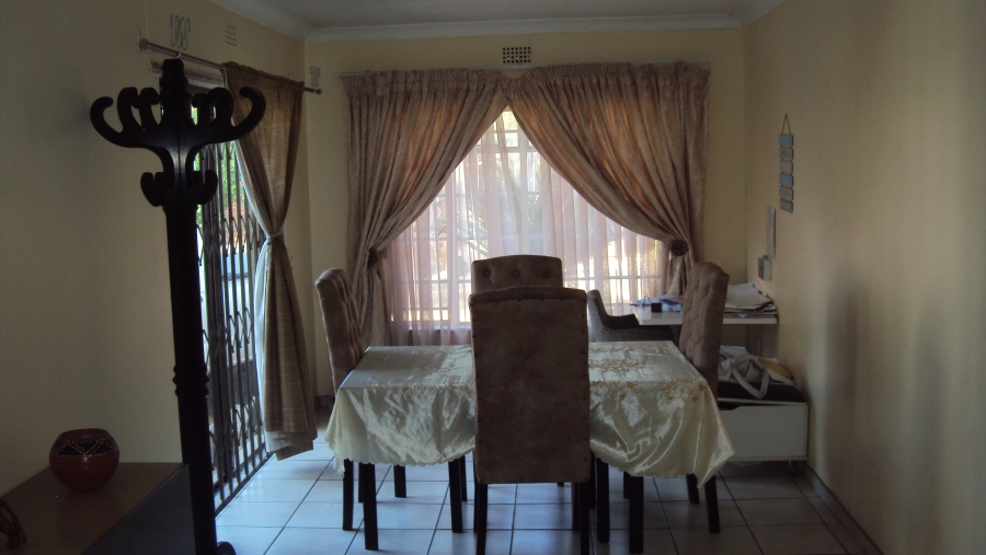 5 Bedroom Property for Sale in Birchleigh Gauteng
