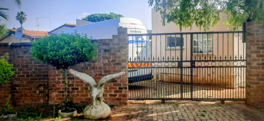 5 Bedroom Property for Sale in Birchleigh Gauteng
