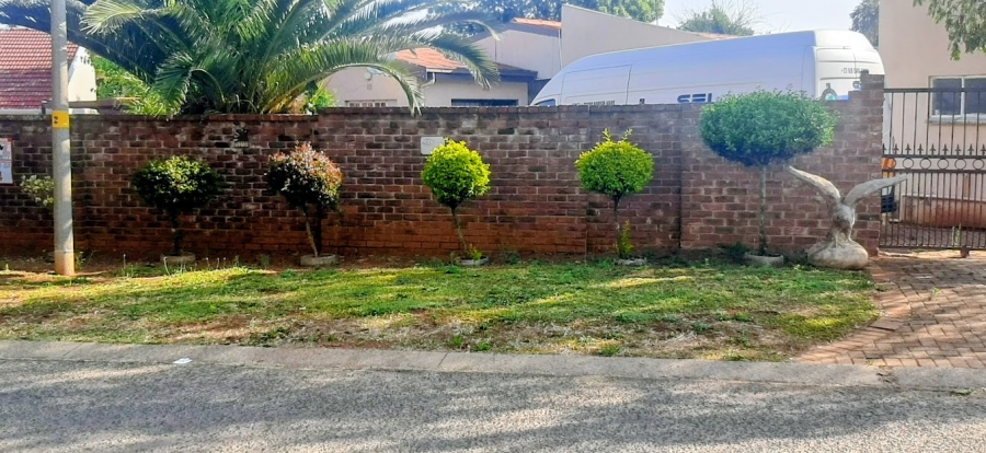 5 Bedroom Property for Sale in Birchleigh Gauteng