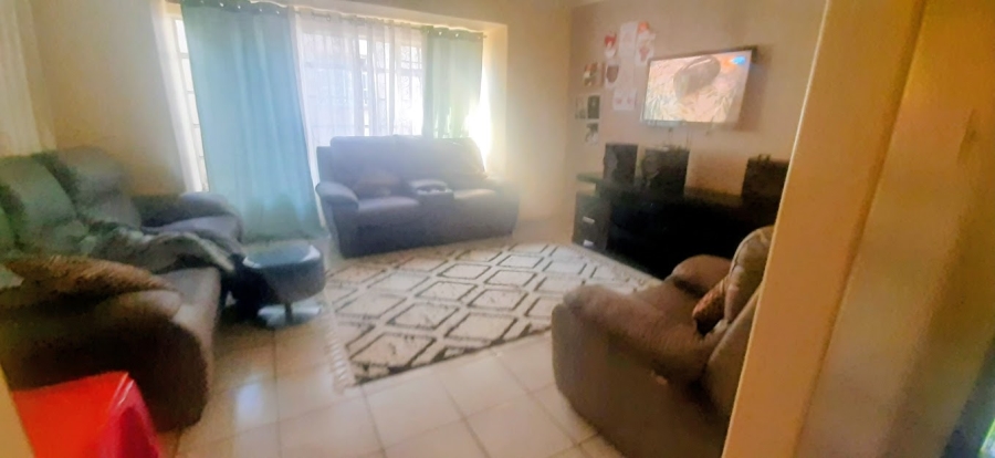 5 Bedroom Property for Sale in Birchleigh Gauteng