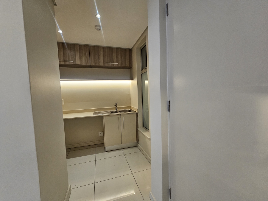 To Let 2 Bedroom Property for Rent in Rosebank Gauteng