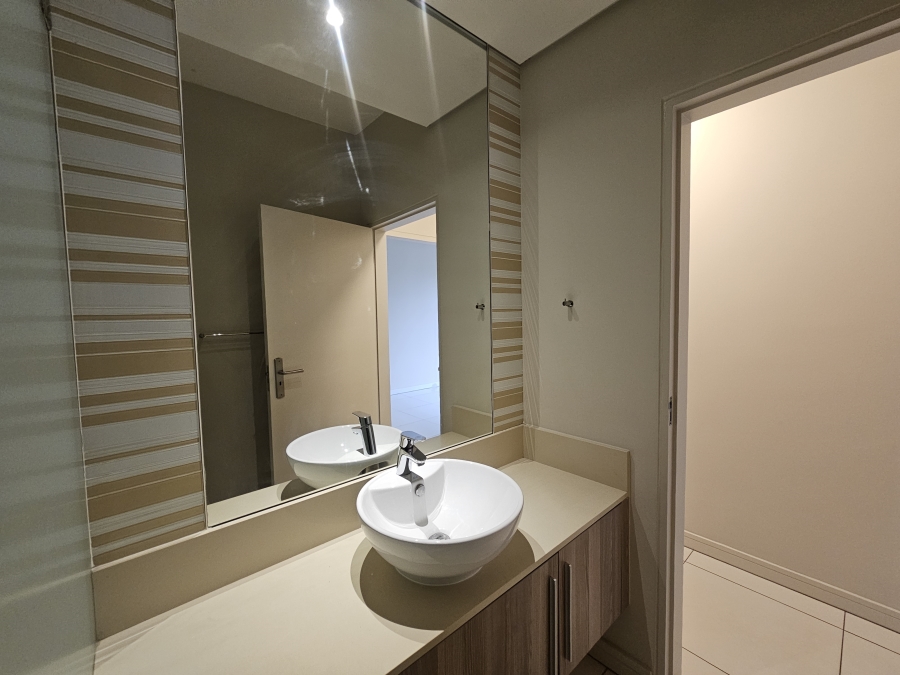 To Let 2 Bedroom Property for Rent in Rosebank Gauteng