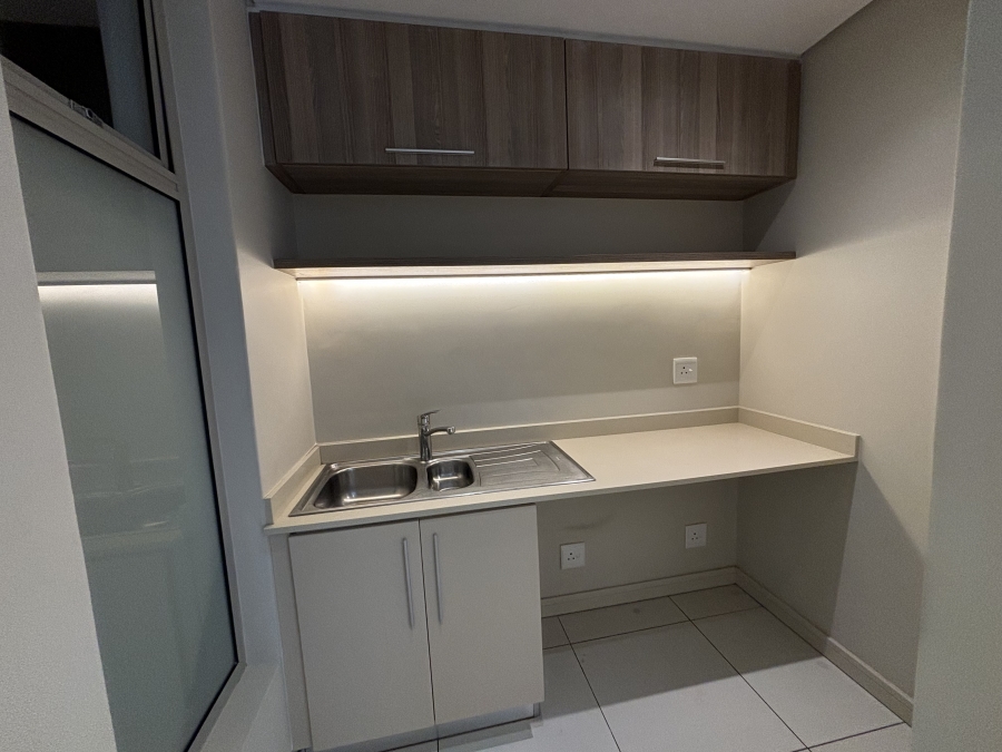 To Let 2 Bedroom Property for Rent in Rosebank Gauteng