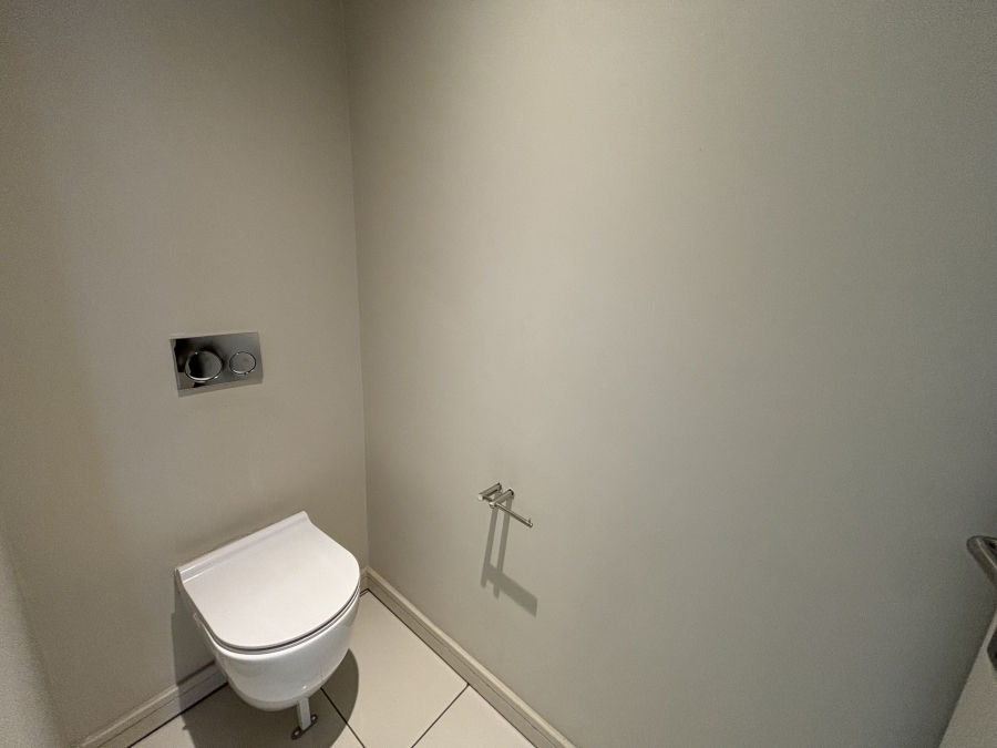 To Let 2 Bedroom Property for Rent in Rosebank Gauteng