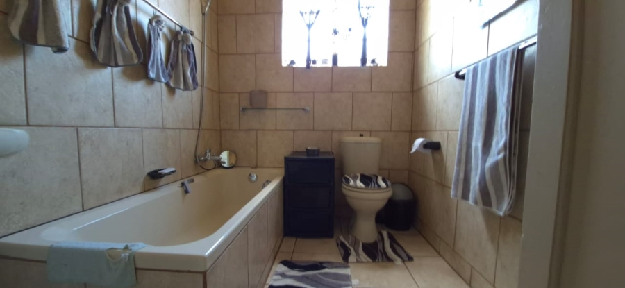 5 Bedroom Property for Sale in Brakpan Central Gauteng