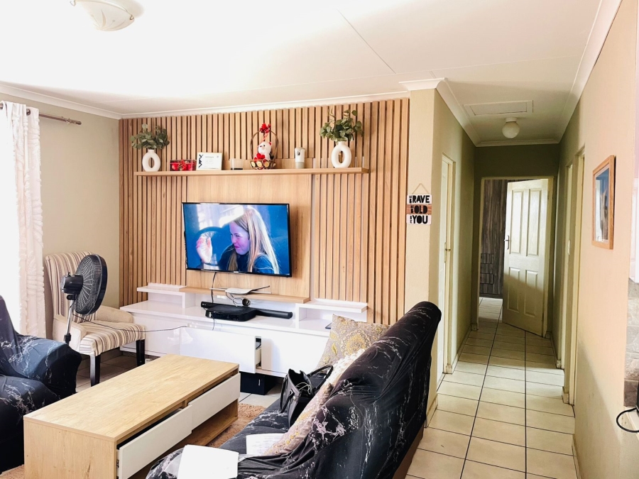 3 Bedroom Property for Sale in Kirkney Gauteng