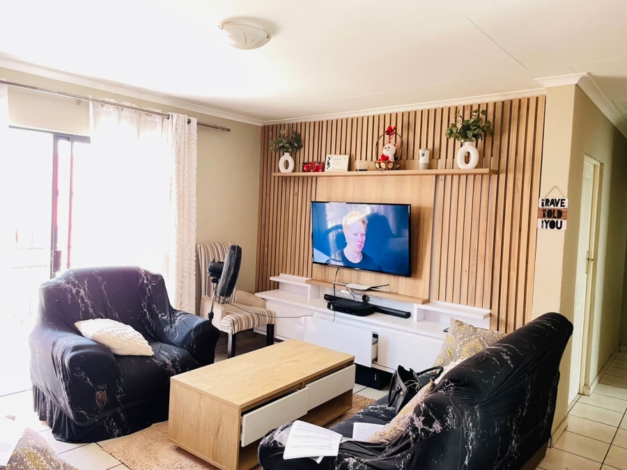 3 Bedroom Property for Sale in Kirkney Gauteng