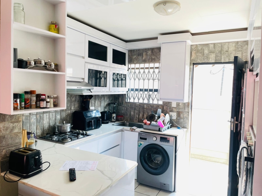 3 Bedroom Property for Sale in Kirkney Gauteng