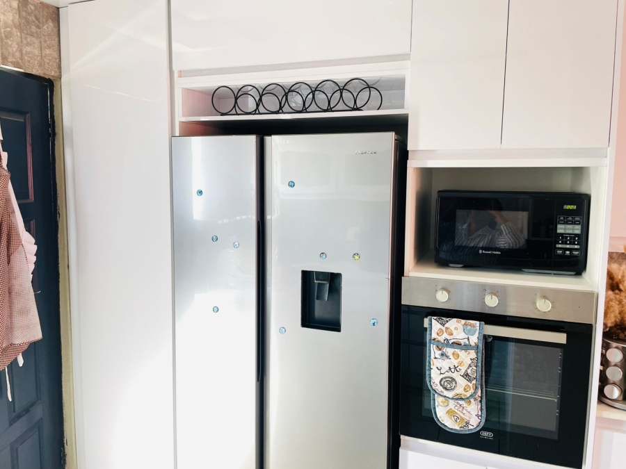 3 Bedroom Property for Sale in Kirkney Gauteng