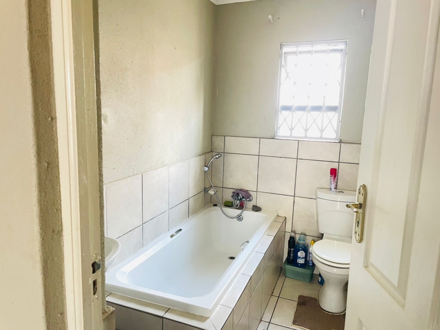 3 Bedroom Property for Sale in Kirkney Gauteng
