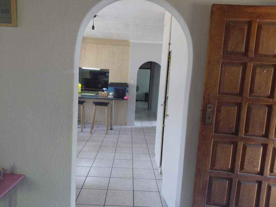 3 Bedroom Property for Sale in Birchleigh North Gauteng