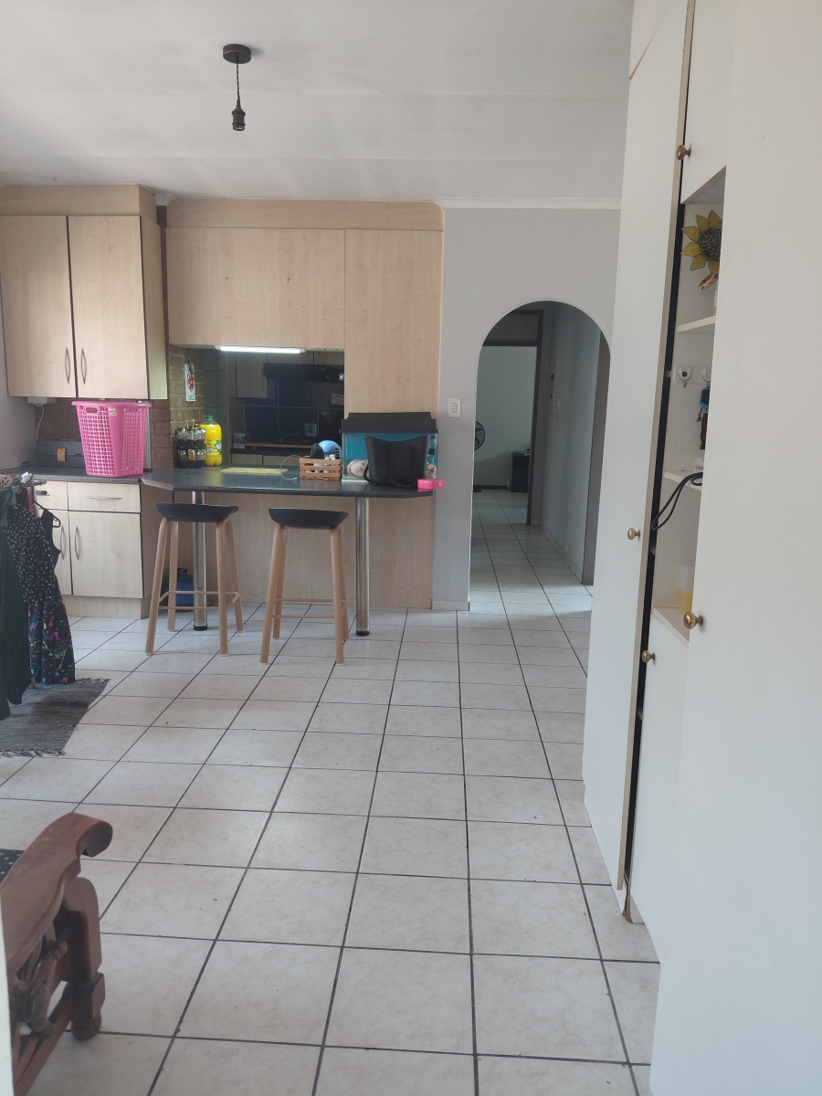 3 Bedroom Property for Sale in Birchleigh North Gauteng