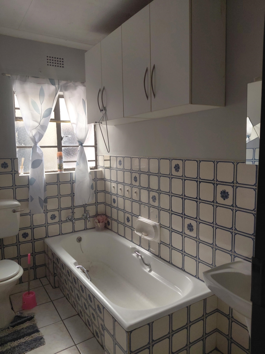 3 Bedroom Property for Sale in Birchleigh North Gauteng