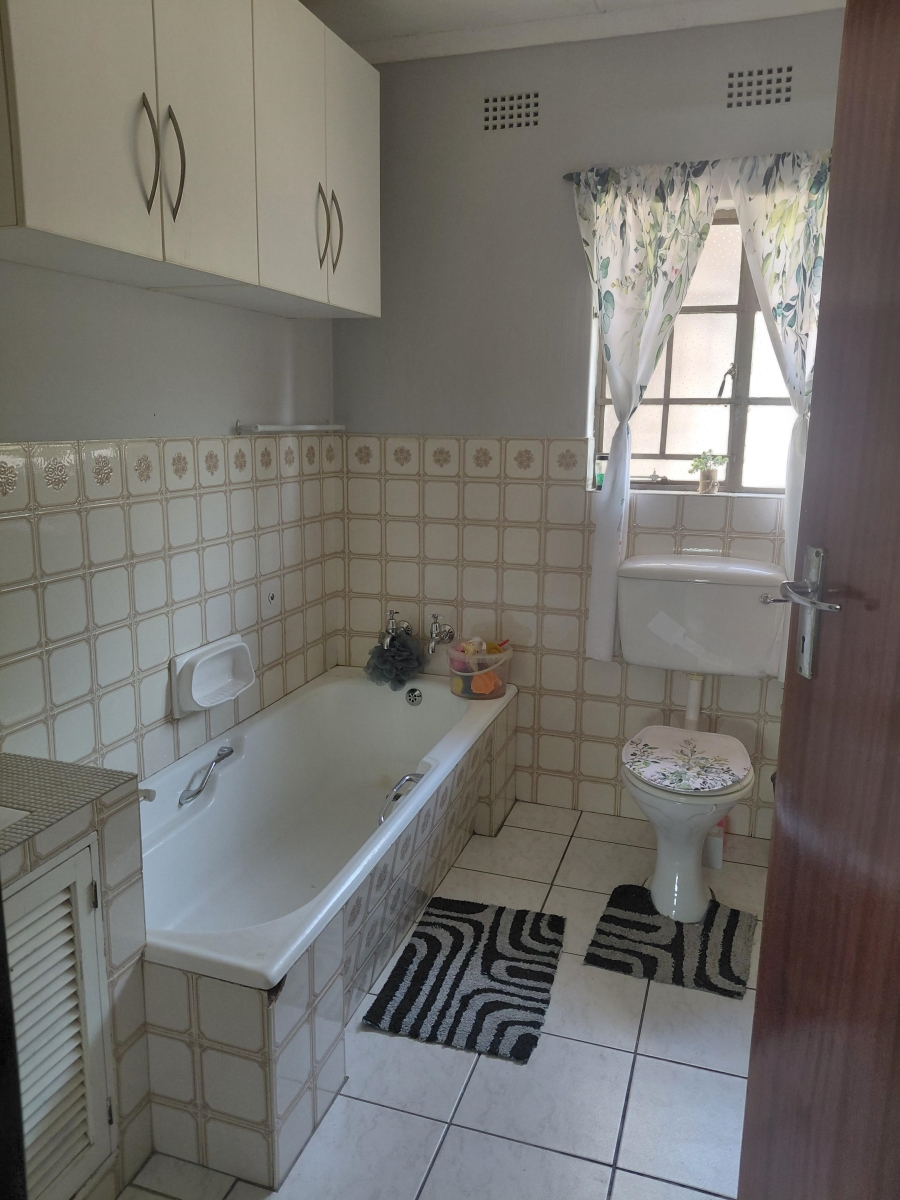 3 Bedroom Property for Sale in Birchleigh North Gauteng