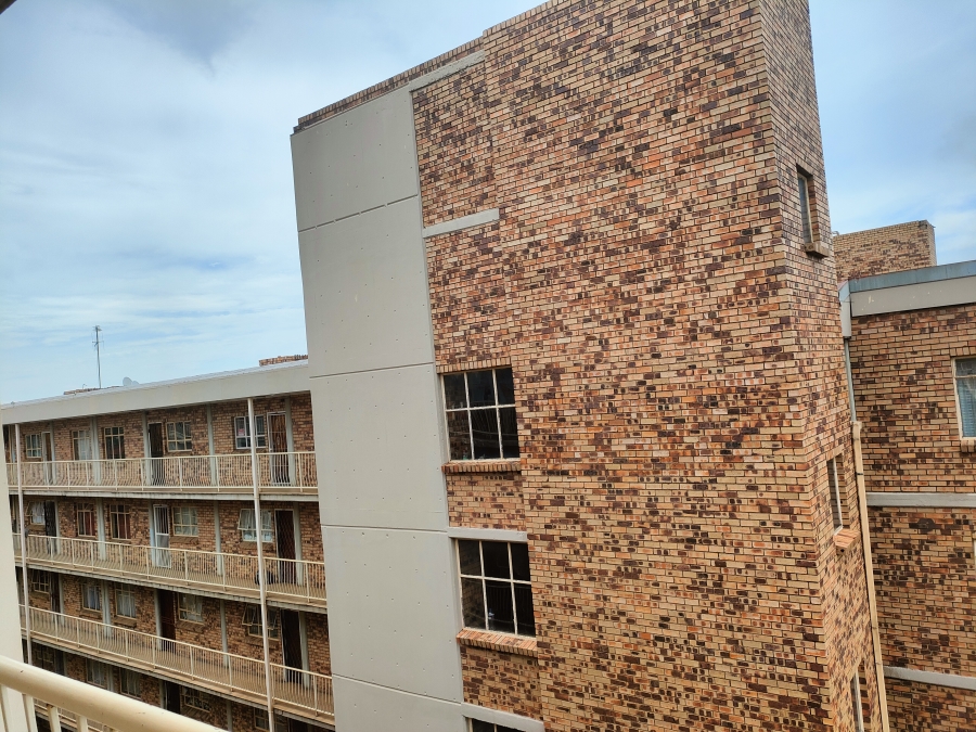 2 Bedroom Property for Sale in Silverton Gauteng
