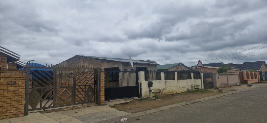 4 Bedroom Property for Sale in Mamelodi East Gauteng